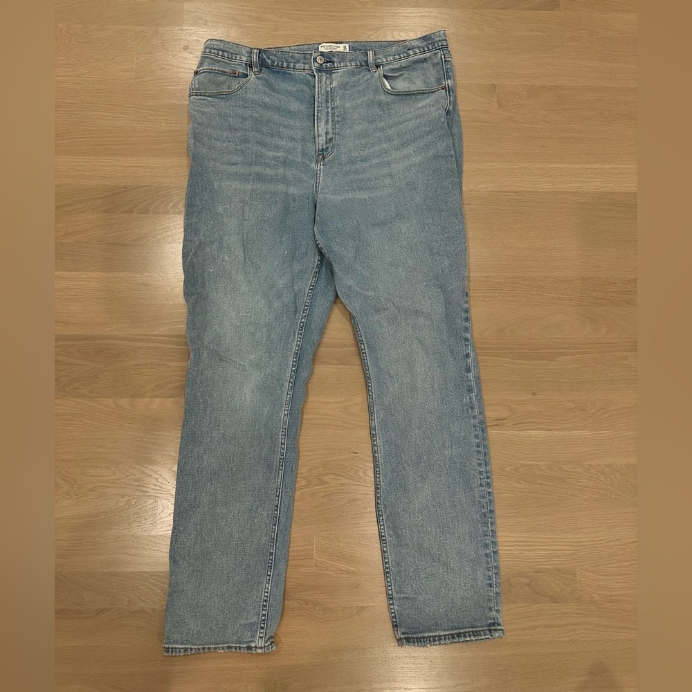 Abercrombie Curve Love High rise Jean - 34